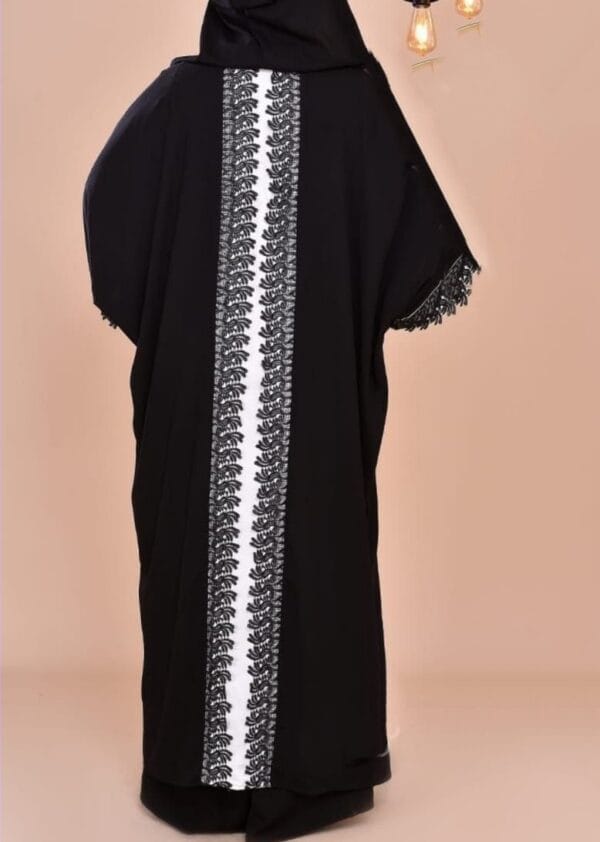 Abaya noire avec cape à capuche , Maria – Image 3